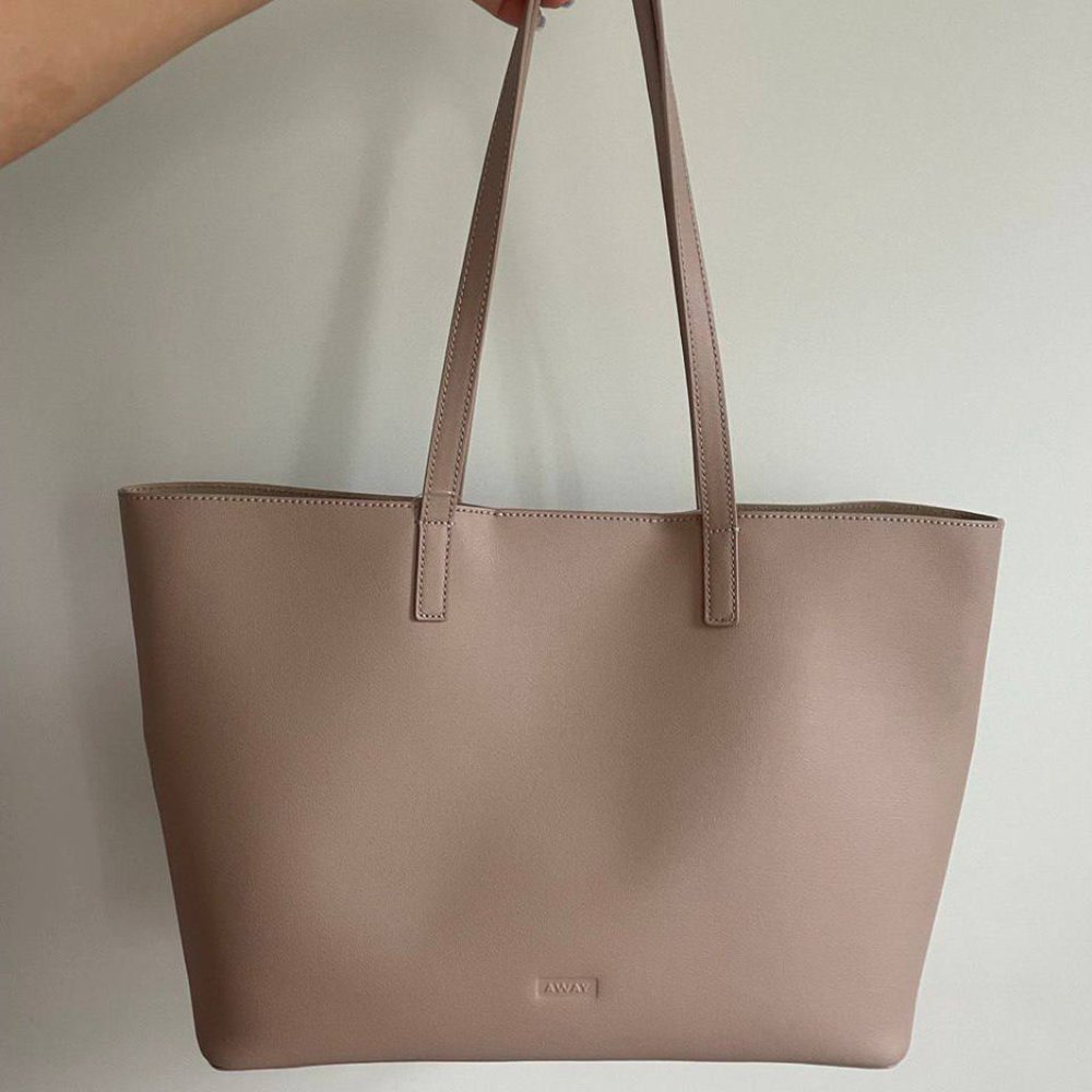 NEW AWAY Latitude Tote Blush Leather Travel Large Tote Magnetic Closure